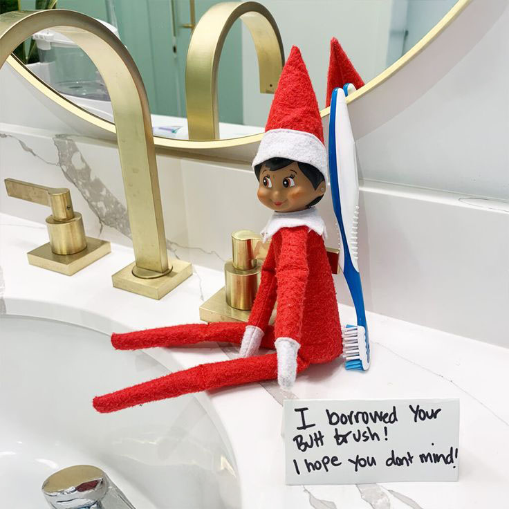 butt-brush-funny-elf-on-shelf-idea