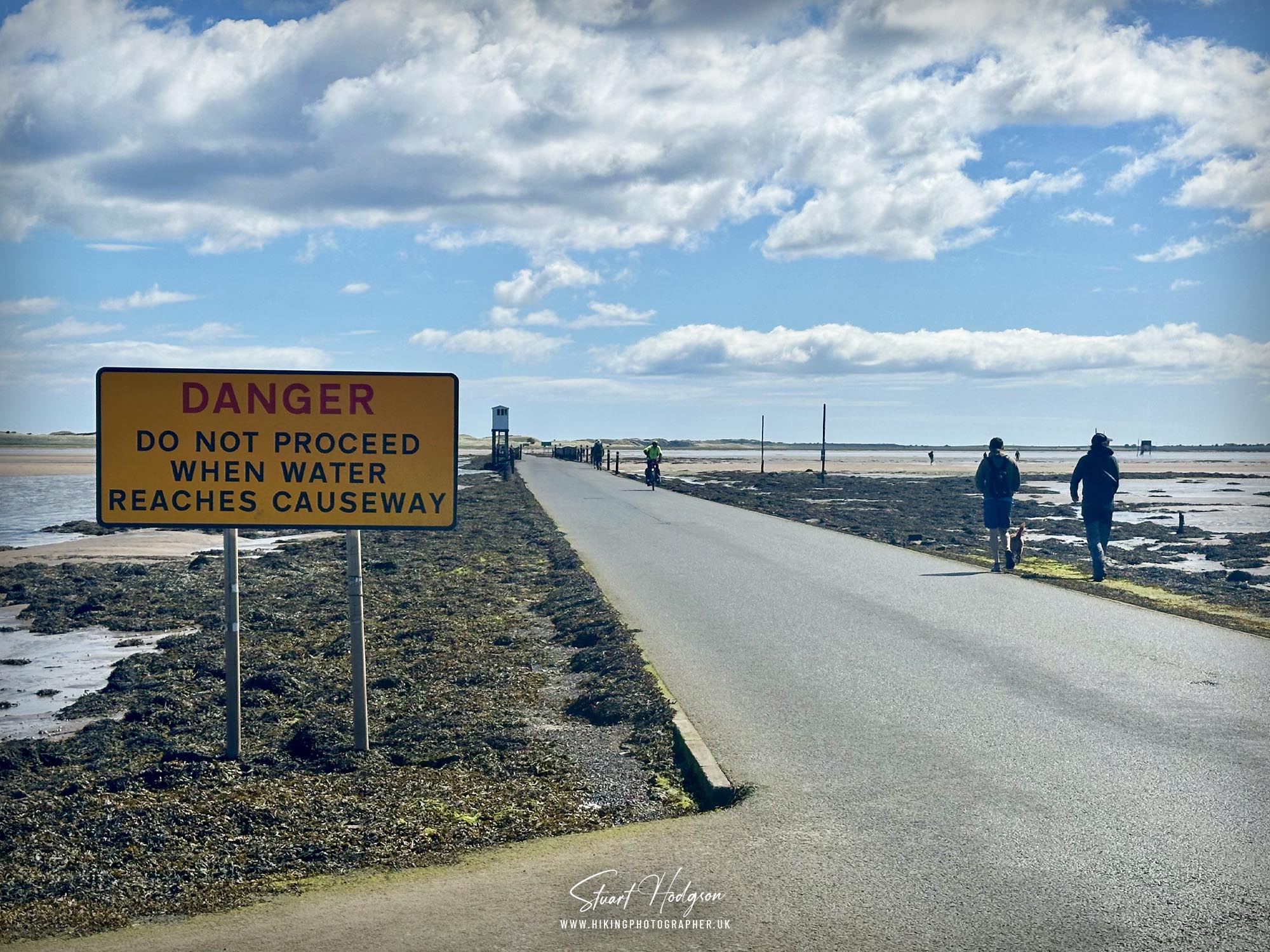 holy-island-causeway-northumberland-tide-crossing-times